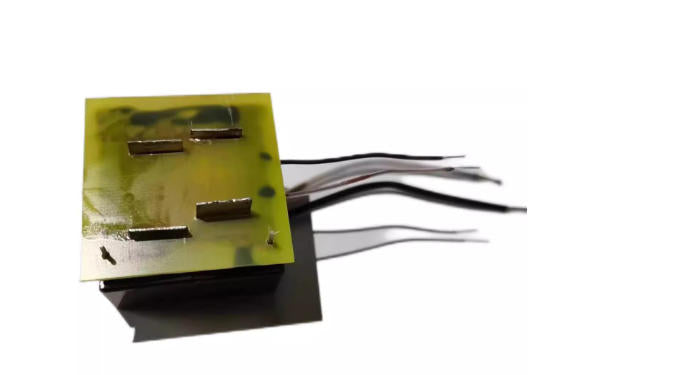 EC4220 high frequency transformer side view industrial application