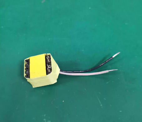 EE1310 vertical transformer for compact charger power supplies