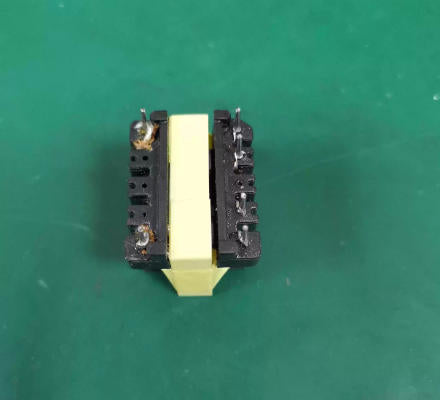 EE25 vertical high frequency transformer for traffic light display systems