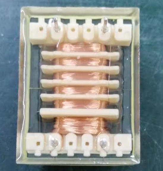 EEL multi-slot step-up transformer for solar UV insect killer systems