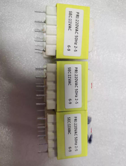 EI28 horizontal mounting transformer stable isolation structure