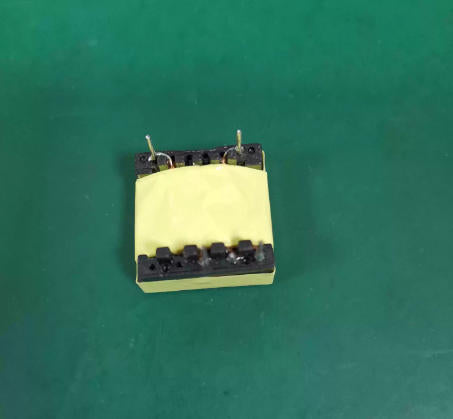 EPC17 high frequency transformer for auxiliary power in charging adapters