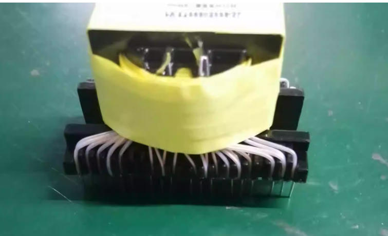 ER39 vertical transformer with multi-voltage output for servo drives