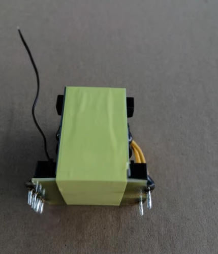 PQ4040 transformer detail showing bobbin core structure and winding