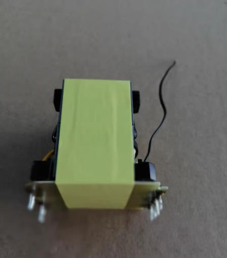 PQ4040 dual-slot transformer side view for LLC circuit design